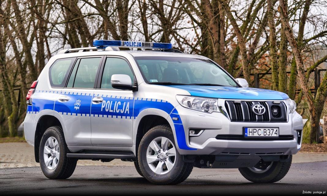 Przed sądem 36-latek bez prawa jazdy, nietrzeźwy i w uszkodzonym samochodzie